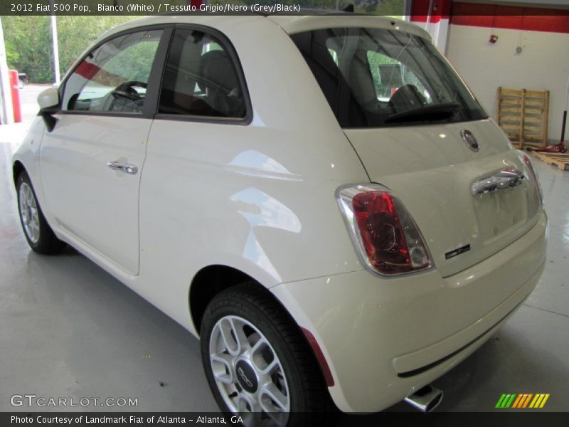 Bianco (White) / Tessuto Grigio/Nero (Grey/Black) 2012 Fiat 500 Pop