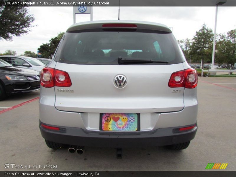 Alpine Grey Metallic / Charcoal 2009 Volkswagen Tiguan SE