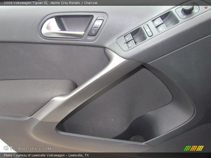 Alpine Grey Metallic / Charcoal 2009 Volkswagen Tiguan SE