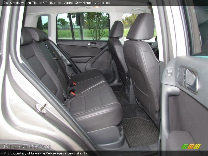 Rear seat in black leather - 2010 Volkswagen Tiguan SEL 4Motion