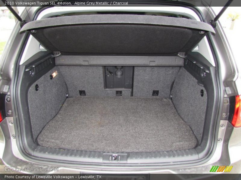  2010 Tiguan SEL 4Motion Trunk