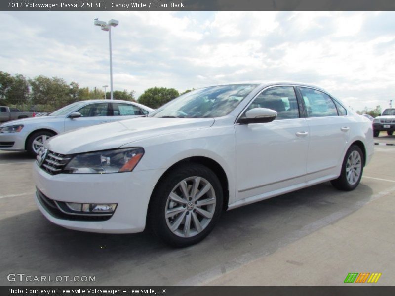 Candy White / Titan Black 2012 Volkswagen Passat 2.5L SEL