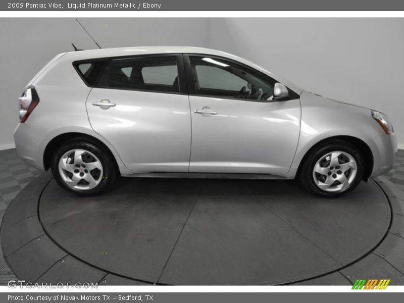 Liquid Platinum Metallic / Ebony 2009 Pontiac Vibe