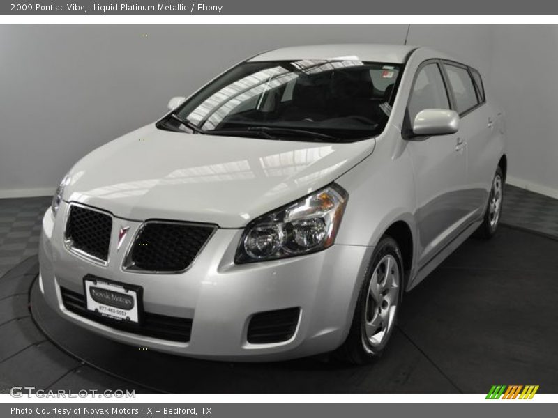 Liquid Platinum Metallic / Ebony 2009 Pontiac Vibe
