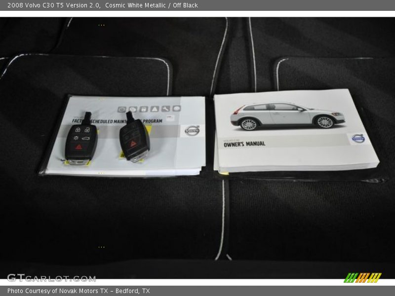 Cosmic White Metallic / Off Black 2008 Volvo C30 T5 Version 2.0