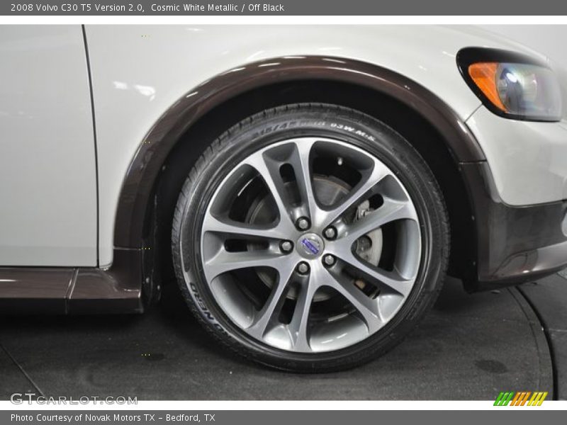 Cosmic White Metallic / Off Black 2008 Volvo C30 T5 Version 2.0