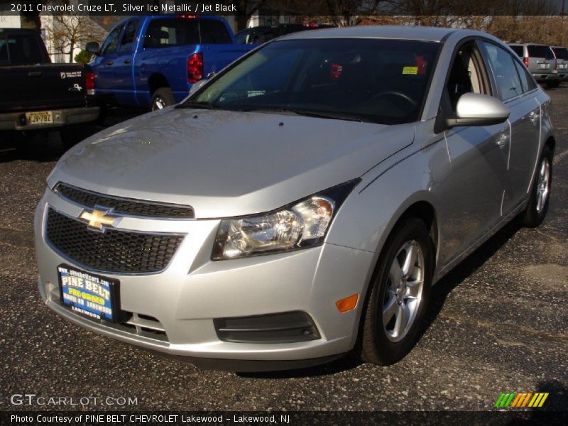Silver Ice Metallic / Jet Black 2011 Chevrolet Cruze LT
