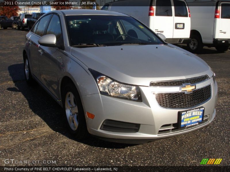 Silver Ice Metallic / Jet Black 2011 Chevrolet Cruze LT