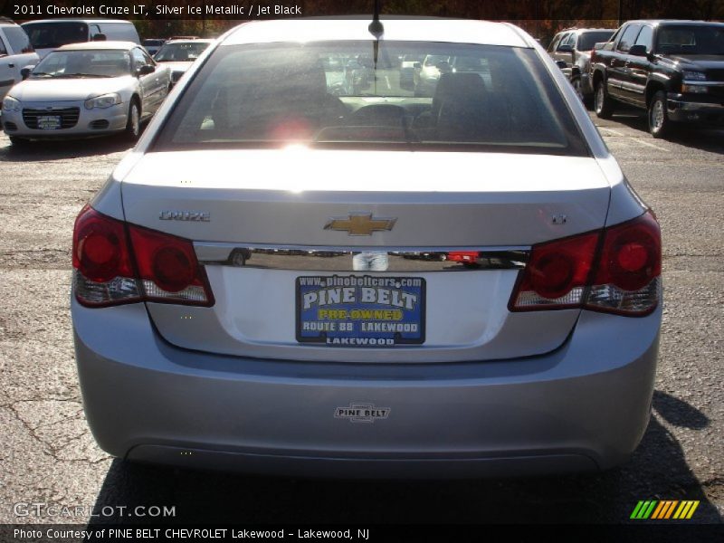 Silver Ice Metallic / Jet Black 2011 Chevrolet Cruze LT