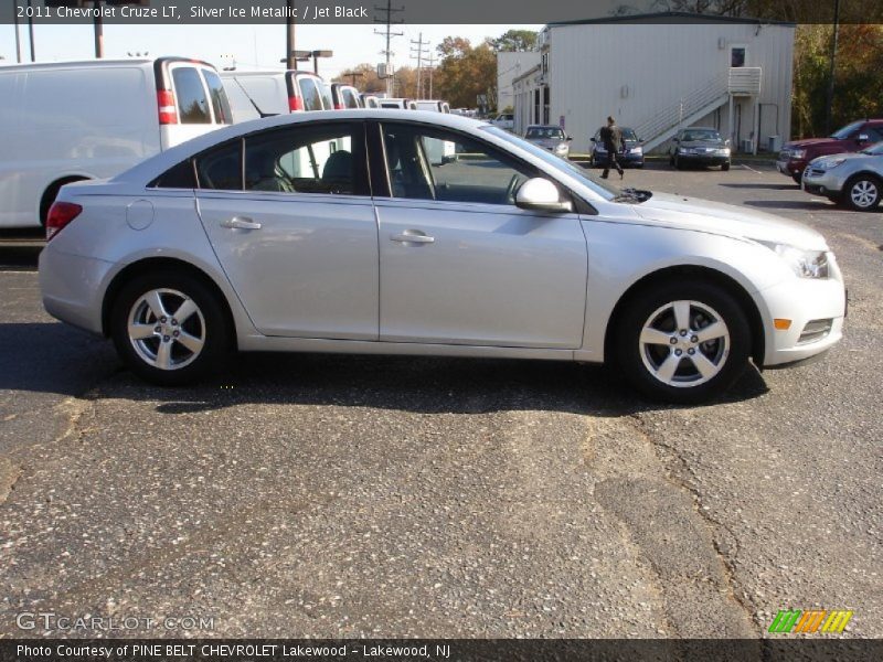 Silver Ice Metallic / Jet Black 2011 Chevrolet Cruze LT