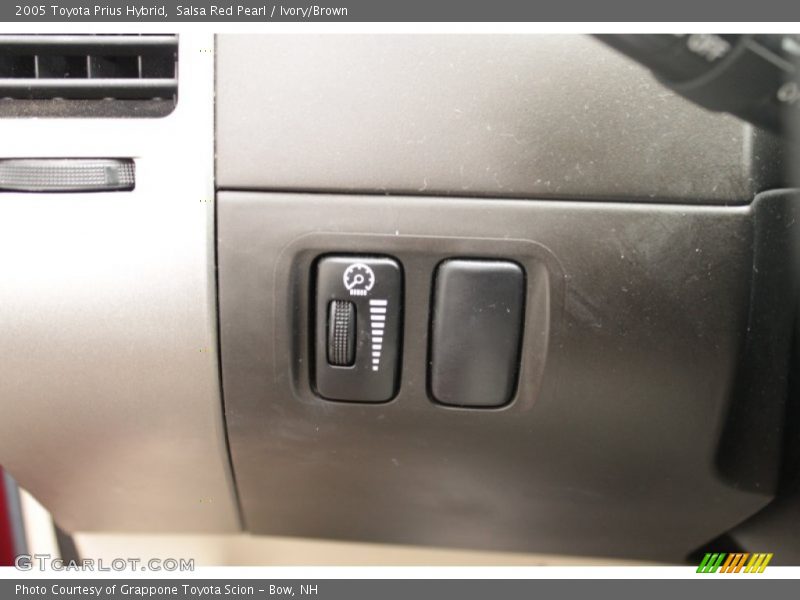 Salsa Red Pearl / Ivory/Brown 2005 Toyota Prius Hybrid