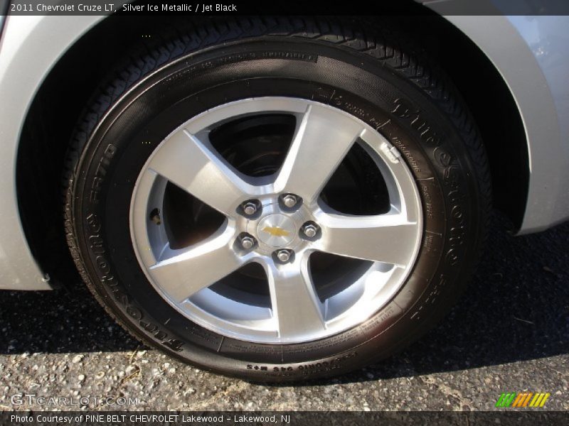 Silver Ice Metallic / Jet Black 2011 Chevrolet Cruze LT