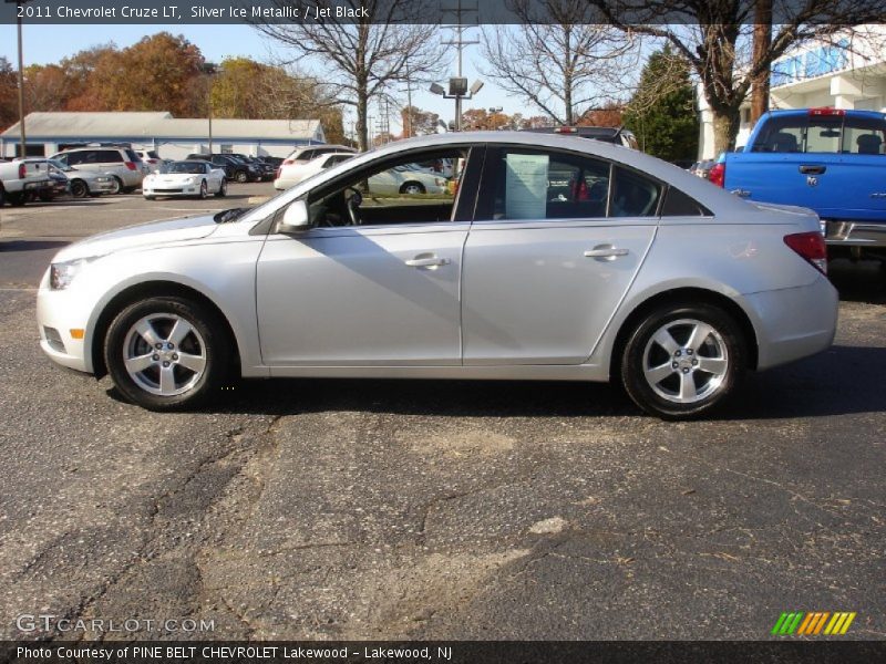 Silver Ice Metallic / Jet Black 2011 Chevrolet Cruze LT