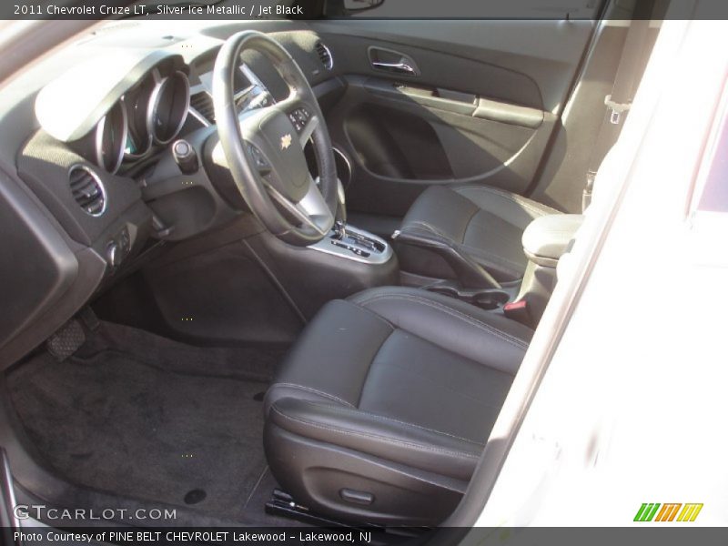 Silver Ice Metallic / Jet Black 2011 Chevrolet Cruze LT