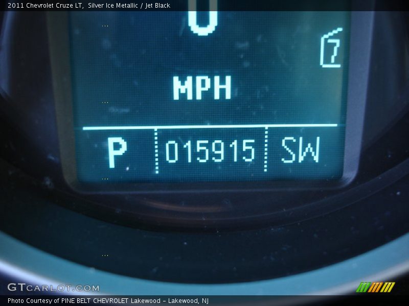 Silver Ice Metallic / Jet Black 2011 Chevrolet Cruze LT