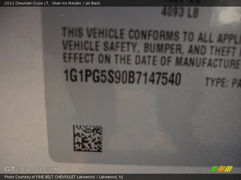 Silver Ice Metallic / Jet Black 2011 Chevrolet Cruze LT