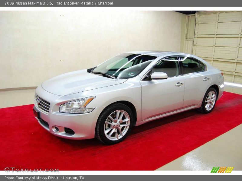 Radiant Silver Metallic / Charcoal 2009 Nissan Maxima 3.5 S