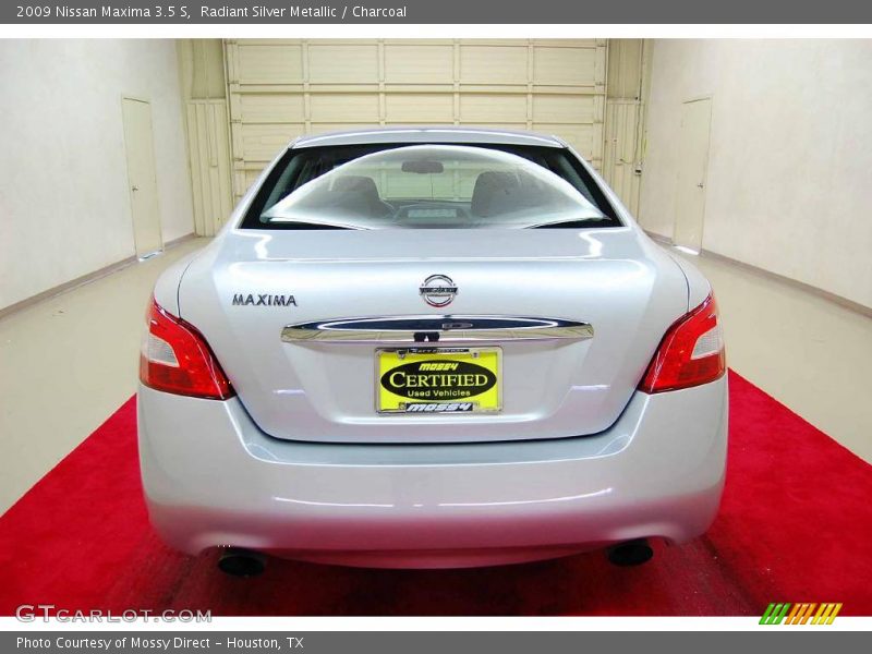 Radiant Silver Metallic / Charcoal 2009 Nissan Maxima 3.5 S