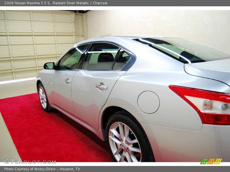Radiant Silver Metallic / Charcoal 2009 Nissan Maxima 3.5 S