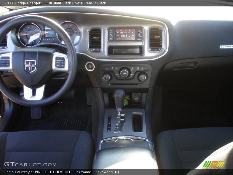 Brilliant Black Crystal Pearl / Black 2011 Dodge Charger SE