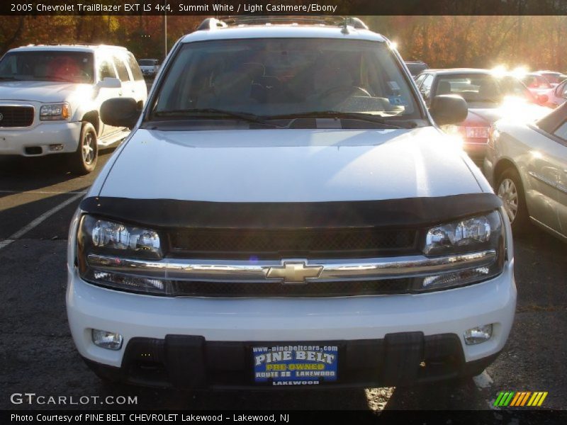 Summit White / Light Cashmere/Ebony 2005 Chevrolet TrailBlazer EXT LS 4x4