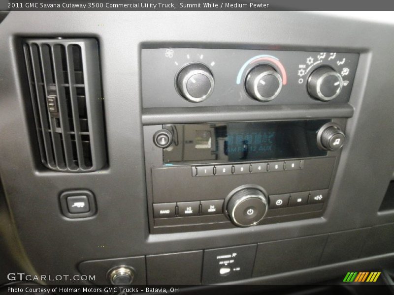 Controls of 2011 Savana Cutaway 3500 Commercial Utility Truck