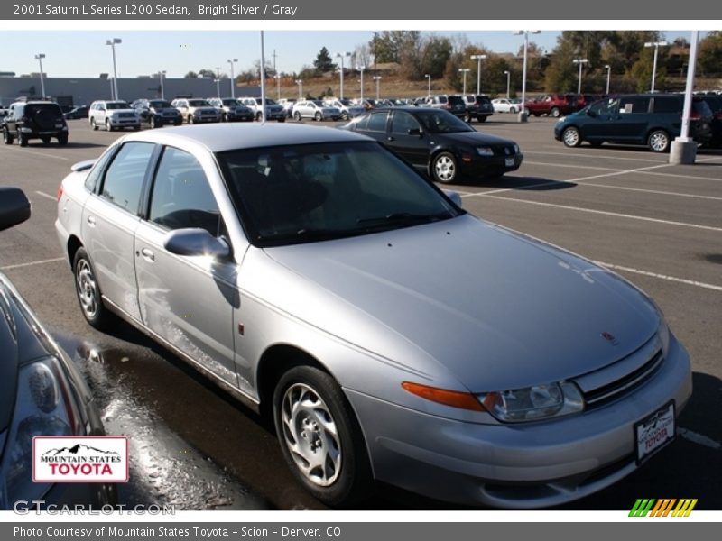 Bright Silver / Gray 2001 Saturn L Series L200 Sedan