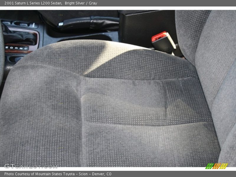 Bright Silver / Gray 2001 Saturn L Series L200 Sedan