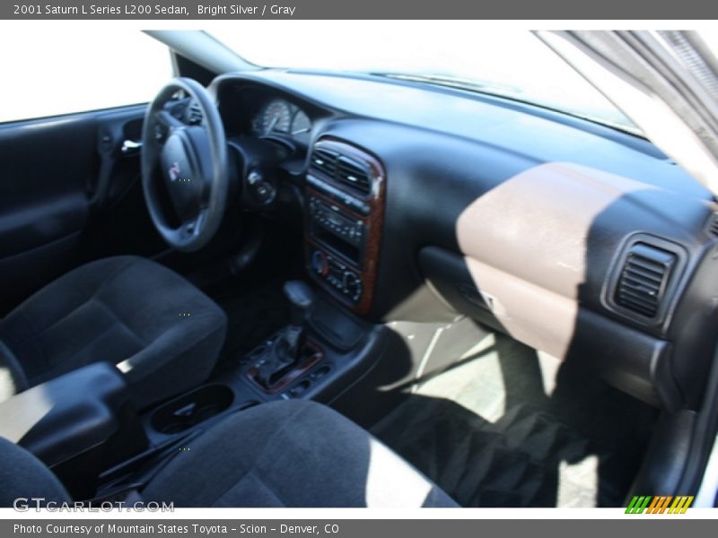 Bright Silver / Gray 2001 Saturn L Series L200 Sedan
