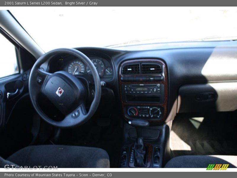 Bright Silver / Gray 2001 Saturn L Series L200 Sedan