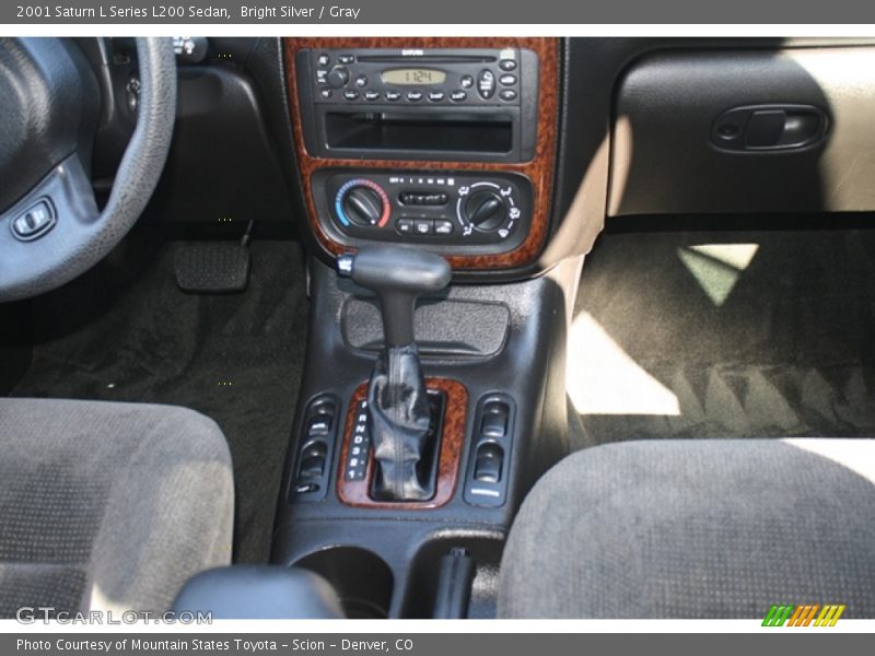 Bright Silver / Gray 2001 Saturn L Series L200 Sedan