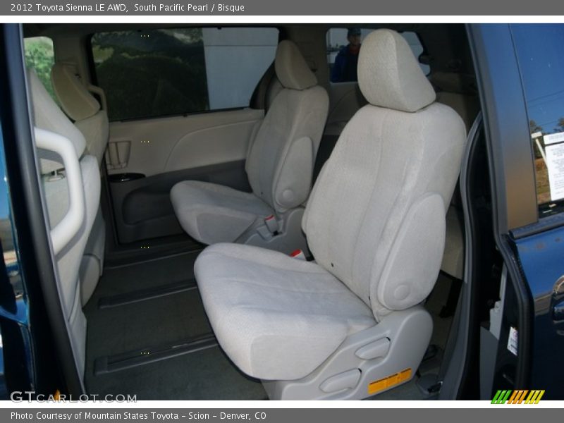 2nd row captins chairs in bisque - 2012 Toyota Sienna LE AWD
