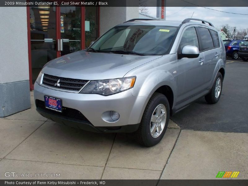 Cool Silver Metallic / Black 2009 Mitsubishi Outlander ES