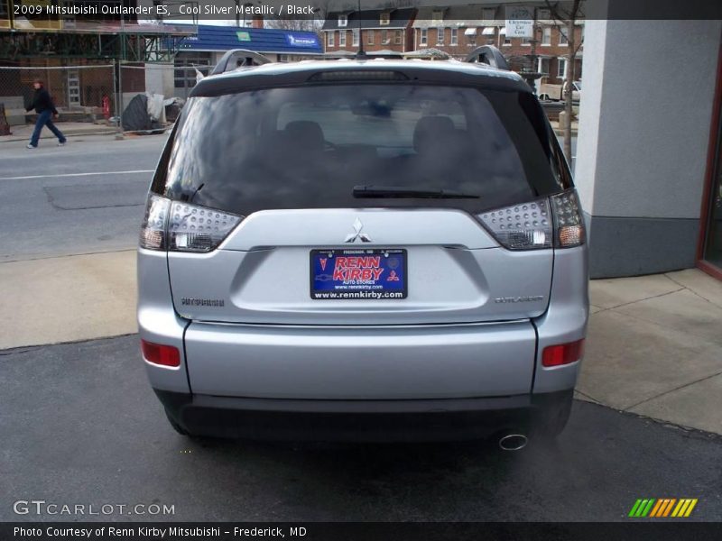 Cool Silver Metallic / Black 2009 Mitsubishi Outlander ES