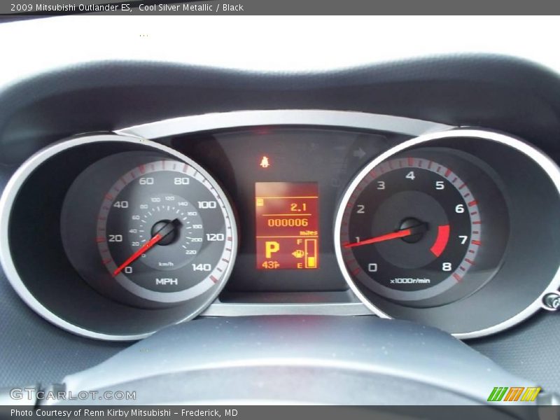 Cool Silver Metallic / Black 2009 Mitsubishi Outlander ES