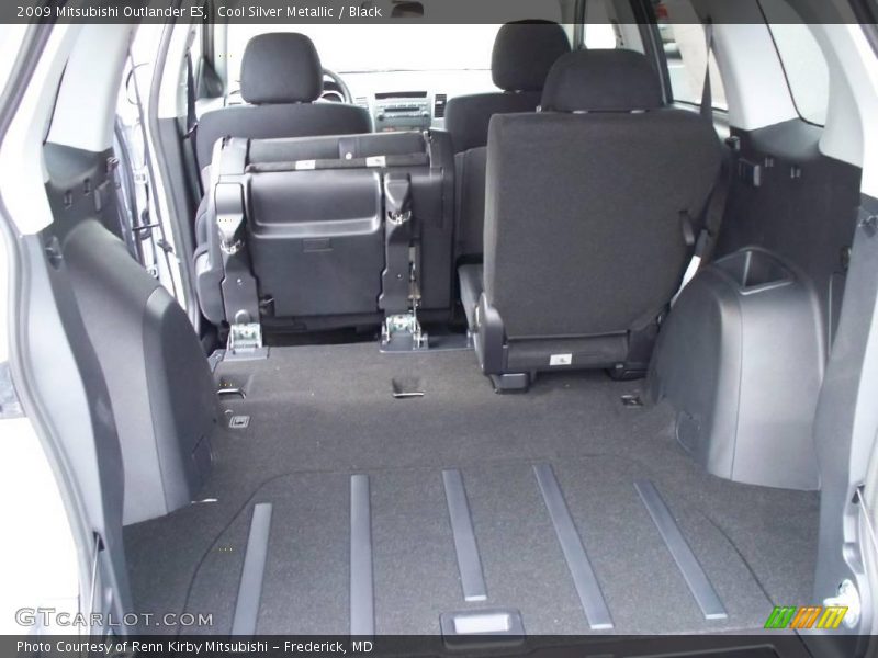 Cool Silver Metallic / Black 2009 Mitsubishi Outlander ES