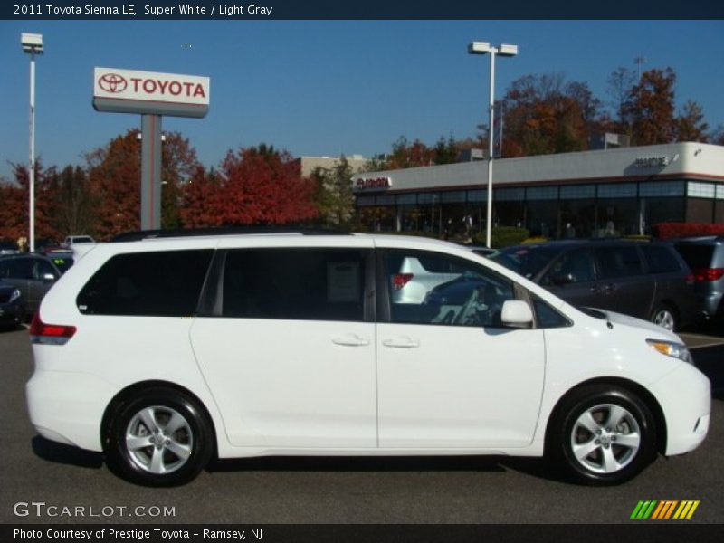 Super White / Light Gray 2011 Toyota Sienna LE