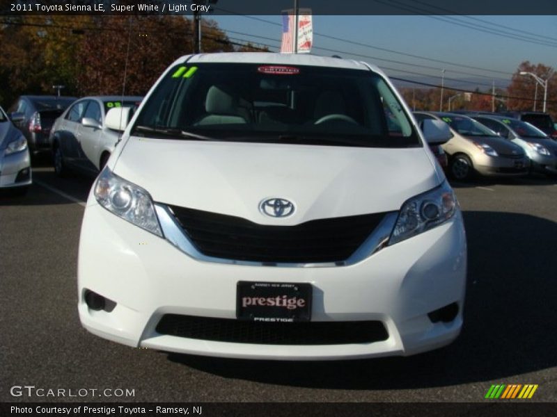 Super White / Light Gray 2011 Toyota Sienna LE