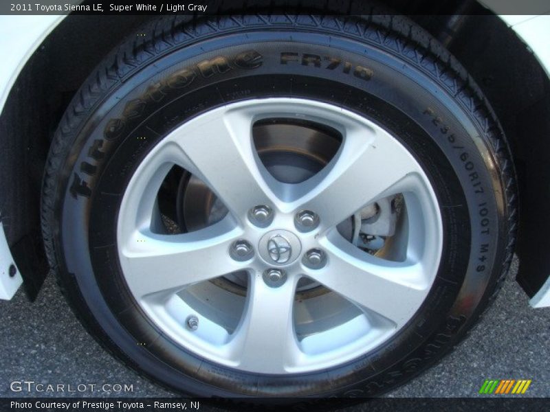 Super White / Light Gray 2011 Toyota Sienna LE