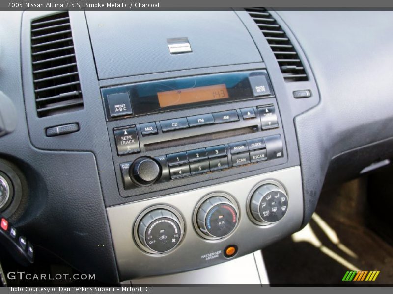 Smoke Metallic / Charcoal 2005 Nissan Altima 2.5 S