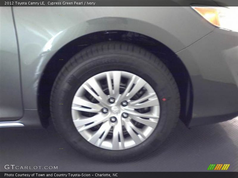 Cypress Green Pearl / Ivory 2012 Toyota Camry LE