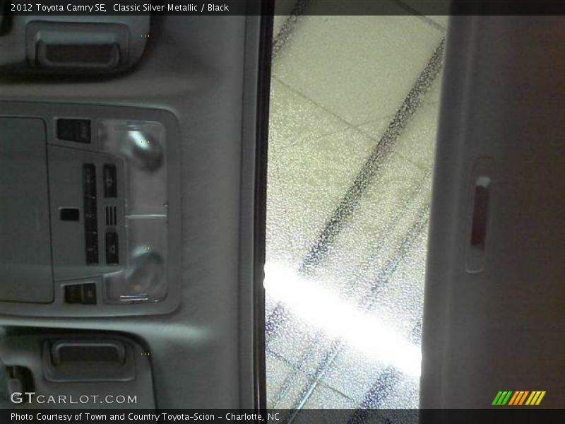 Classic Silver Metallic / Black 2012 Toyota Camry SE