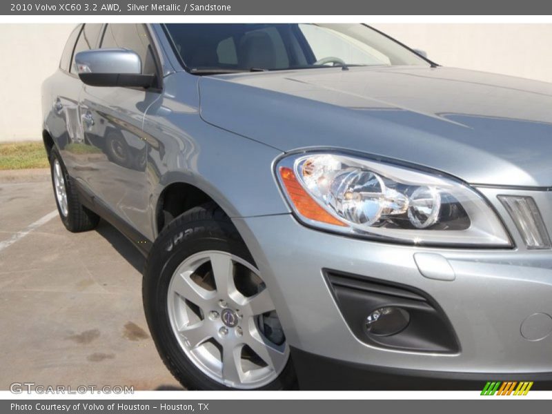 Silver Metallic / Sandstone 2010 Volvo XC60 3.2 AWD