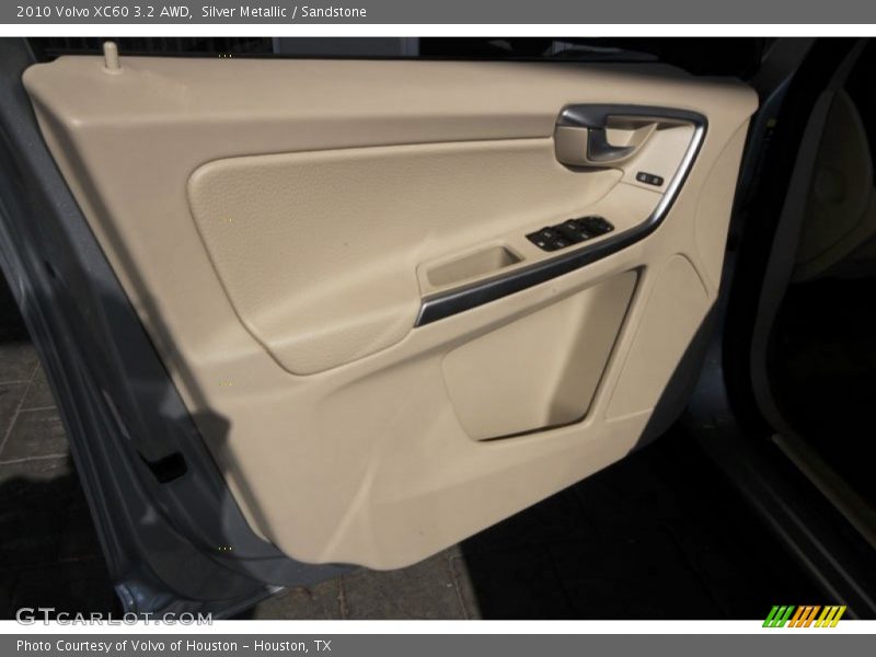 Silver Metallic / Sandstone 2010 Volvo XC60 3.2 AWD