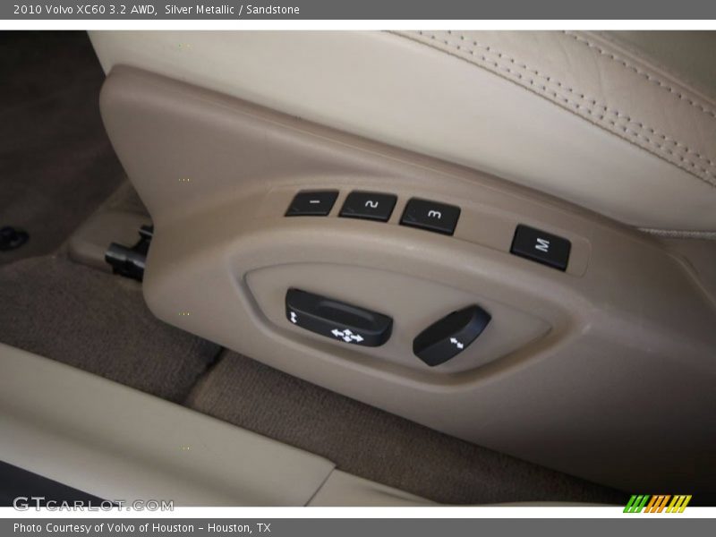 Silver Metallic / Sandstone 2010 Volvo XC60 3.2 AWD