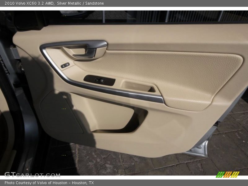 Silver Metallic / Sandstone 2010 Volvo XC60 3.2 AWD