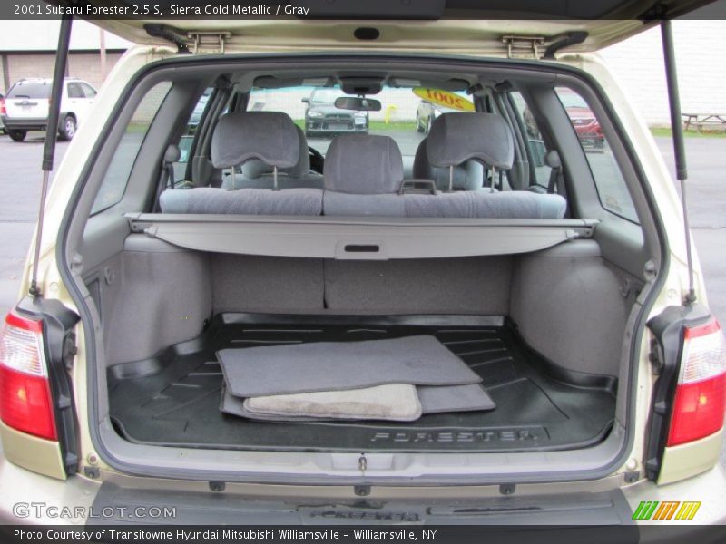 Sierra Gold Metallic / Gray 2001 Subaru Forester 2.5 S