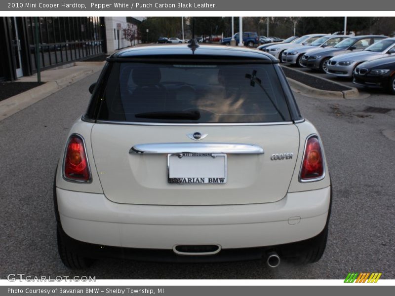 Pepper White / Punch Carbon Black Leather 2010 Mini Cooper Hardtop