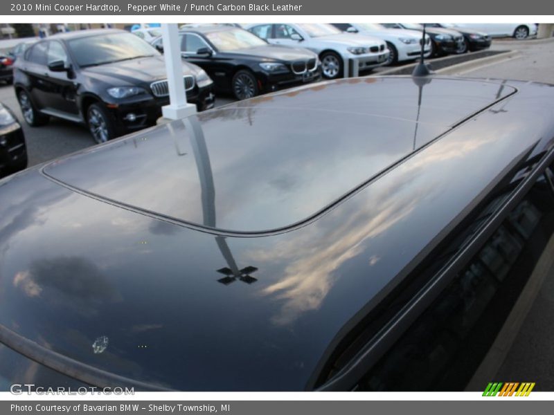 Pepper White / Punch Carbon Black Leather 2010 Mini Cooper Hardtop