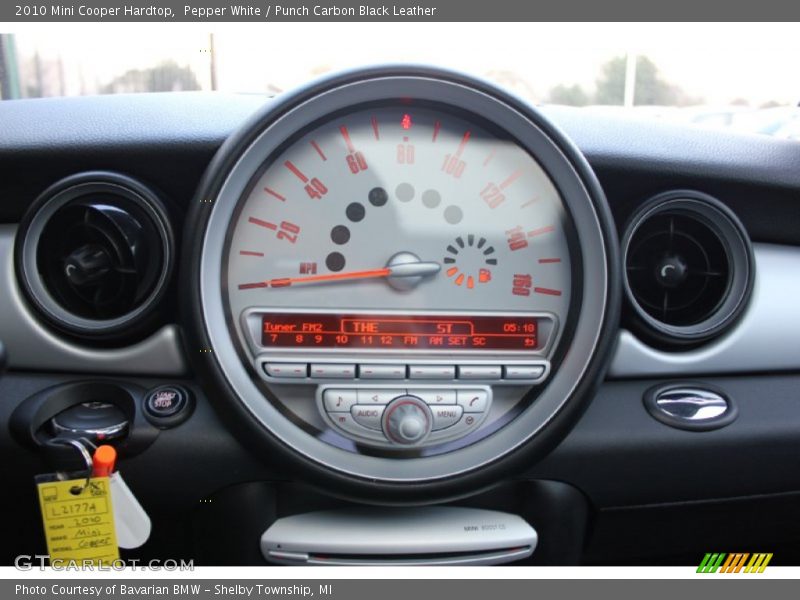 Pepper White / Punch Carbon Black Leather 2010 Mini Cooper Hardtop